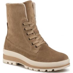 Trapery TAMARIS - 1-1-25889-33 Taupe 341. Brązowe trapery damskie Tamaris, ze skóry, klasyczne, bez obcasa, bez zapięcia. W wyprzedaży za 229,90 zł.