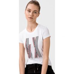 Armani Exchange Koszulka Biały. Białe koszulki damskie Armani Exchange, xs, z nadrukiem, z bawełny, bez kołnierzyka, z krótkim rękawem. Za 211,95 zł.