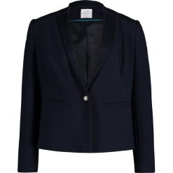 Blezer w kolorze granatowym. Niebieskie bolerka i narzutki damskie Betty & Co, bez wzorów, bez rękawów. W wyprzedaży za 219,95 zł.