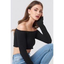 NA-KD Off Shoulder Buttoned Top - Black. Czarne topy damskie NA-KD, bez wzorów, prążkowane, bez kołnierzyka. Za 80,95 zł.