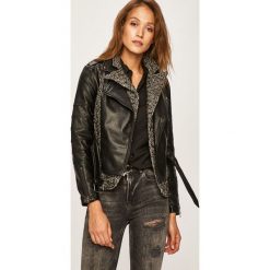 Desigual - Ramoneska. Czarne kurtki damskie Desigual, w paski, z poliesteru, krótkie. W wyprzedaży za 479,90 zł.