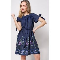 Sukienki ciążowe: Sukienka jeansowa w stylu carmen