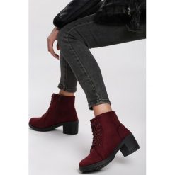 Bordowe Botki Addicks. Czerwone botki damskie Renee, na jesień, z okrągłym noskiem, za kostkę, na niskim obcasie, na obcasie, na sznurówki. Za 129,99 zł.