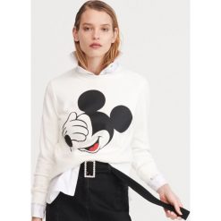 Bluza z Myszką Miki - Kremowy. Białe bluzy damskie Reserved, s, bez wzorów, bez rękawów, bez kaptura. Za 89,99 zł.