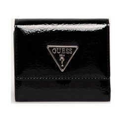 Guess Jeans - Portfel. Czarne portfele damskie Guess Jeans, z aplikacjami, z poliesteru. W wyprzedaży za 199,90 zł.
