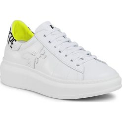 Sneakersy PATRIZIA PEPE - 2V9708/A3KW-X1EC White/Yellow. Białe półbuty damskie Patrizia Pepe, na co dzień, bez wzorów, ze skóry, bez obcasa, na płaskiej podeszwie, bez zapięcia. Za 879,00 zł.