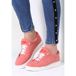 Czerwone Buty Sportowe Elastic Hands. Czerwone buty sportowe damskie marki vices, z aplikacjami, z lakierowanej skóry, sportowe. Za 69,99 zł.