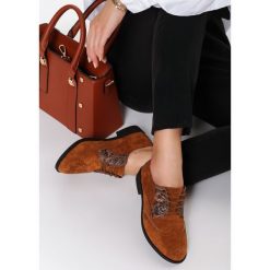 Camelowe Półbuty Tarheel. Brązowe półbuty damskie Renee, z nadrukiem, ze skóry, eleganckie, z okrągłym noskiem, bez obcasa, na obcasie, na sznurówki. Za 79,99 zł.