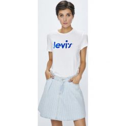 Levi's - Top. Białe topy damskie marki Levi's®, s, z nadrukiem, z poliesteru, z okrągłym kołnierzem. W wyprzedaży za 59,90 zł.