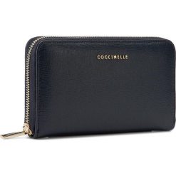 Portfele damskie: Duży Portfel Damski COCCINELLE – AW1 Metallic Saffiano E2 AW1 11 32 01 Bleu 011