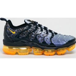 Nike Sportswear - Buty Air VaporMax Plus. Niebieskie buty sportowe męskie Nike Sportswear, z materiału, bez zapięcia. Za 899,90 zł.