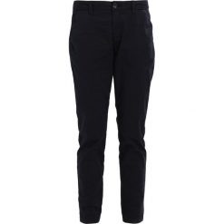 Chinosy damskie: comma casual identity Chinosy marine
