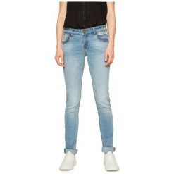 Desigual Jeansy Damskie 26 Niebieskie. Niebieskie jeansy damskie marki Desigual, z jeansu. W wyprzedaży za 314,00 zł.