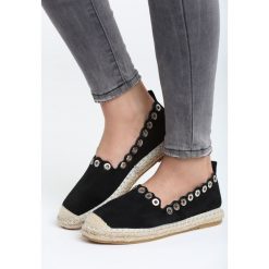Czarne Espadryle Say Yes. Czarne espadryle damskie Born2be, z aplikacjami, bez obcasa, na płaskiej podeszwie. Za 59,99 zł.