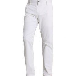 Chinosy męskie: DOCKERS BIC Spodnie materiałowe white