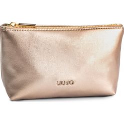 Kosmetyczka LIU JO - M Beauty A19180 E0040 Gold 00529. Żółte kosmetyczki męskie Liu Jo, bez wzorów, ze skóry ekologicznej. W wyprzedaży za 189,00 zł.