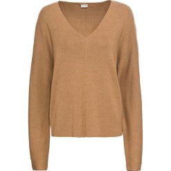 Sweter oversize bonprix wielbłądzia wełna melanż. Brązowe swetry damskie bonprix, bez wzorów, z wełny, bez rękawów, bez kaptura. Za 79,99 zł.