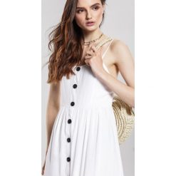 Biała Sukienka Expecting. Białe sukienki damskie other, na lato, s, z aplikacjami, bez kołnierzyka, bez rękawów, midi. Za 89,99 zł.