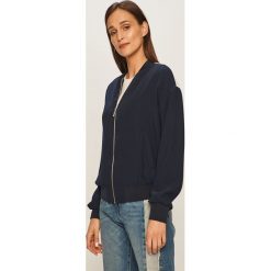 Armani Exchange - Bluza. Niebieskie bluzy damskie Armani Exchange, s, z nadrukiem, z tkaniny, bez rękawów, bez kaptura. W wyprzedaży za 699,90 zł.