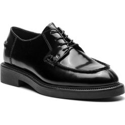 Półbuty VAGABOND - Alex W 4448-204-20 Black. Czarne półbuty damskie Vagabond, bez wzorów, ze skóry, bez obcasa, na płaskiej podeszwie, bez zapięcia. W wyprzedaży za 339,00 zł.