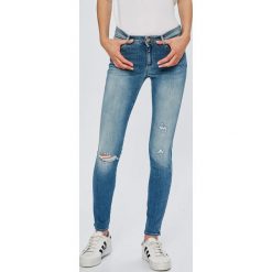 Wrangler - Jeansy Razzle. Niebieskie jeansy damskie Wrangler. Za 329,90 zł.