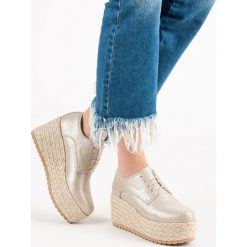 MODNE SZNUROWANE PÓŁBUTY ESPADRYLE. Żółte espadryle damskie marki Corina. Za 77,00 zł.