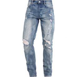 Tigha MORTEN Jeansy Relaxed Fit bleached sky blue. Niebieskie jeansy męskie relaxed fit marki Tigha. W wyprzedaży za 471,20 zł.