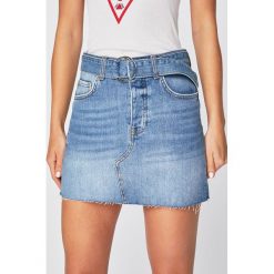Guess Jeans - Spódnica Lilas. Niebieskie spódniczki marki Guess Jeans, s, w paski, z elastanu, mini. Za 399,90 zł.