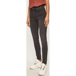 Lee - Jeansy Scarlett High. Szare jeansy damskie Lee, l, z podwyższonym stanem. W wyprzedaży za 279,90 zł.