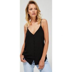 Top z guzikami. Czarne topy damskie Moodo, xl, bez wzorów, z wiskozy, bez kołnierzyka. Za 59,99 zł.