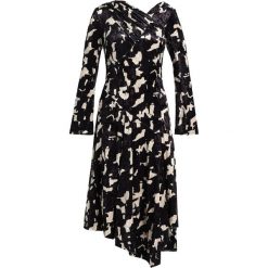 Długie sukienki: Finery London FAITH CUTABOUT PRINTED DRESS Długa sukienka navy
