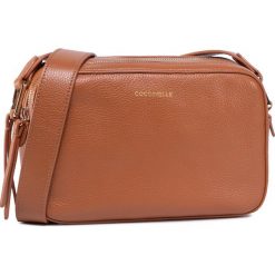 Torebka COCCINELLE - GT0 Rendez-Vous E1 GT0 15 01 01 Caramel W03. Pomarańczowe listonoszki damskie Coccinelle, bez wzorów, ze skóry, bez dodatków. Za 1049,00 zł.