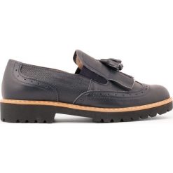 Półbuty - skóra naturalna - model 247 - kolor granatowy bąbelki. Niebieskie półbuty damskie Zapato, bez wzorów, ze skóry, bez obcasa, bez zapięcia. W wyprzedaży za 173,40 zł.