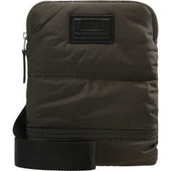 BOSS Orange Torba na ramię dark green. Zielone torby męskie na ramię marki BOSS Orange. W wyprzedaży za 189,50 zł.