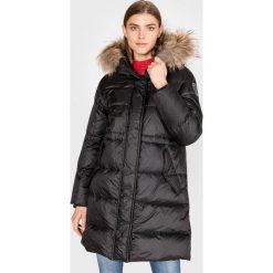 Blauer Wells Płaszcz Czarny. Czarne kurtki damskie Blauer, s, bez wzorów, z materiału, bez kaptura. Za 2394,95 zł.