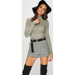 Tally Weijl - Szorty. Szare bermudy damskie TALLY WEIJL, w paski, z elastanu, casualowe. W wyprzedaży za 69,90 zł.
