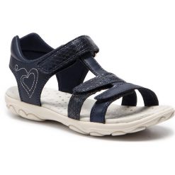 Sandały GEOX - J S.Cuore B J9290B 00454 C0673 S Navy/Silver. Niebieskie sandały dziewczęce Geox, ze skóry ekologicznej, bez zapięcia. W wyprzedaży za 159,00 zł.