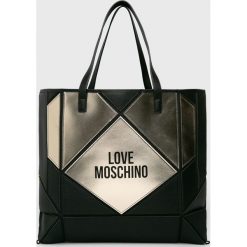 Love Moschino - Torebka. Czarne torby damskie na zakupy Love Moschino, bez wzorów, ze skóry, na ramię, duże, bez dodatków. W wyprzedaży za 529,90 zł.