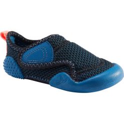 Buty 580 BABYLIGHT dla maluchów. Niebieskie buciki niemowlęce DOMYOS, z poliesteru, bez zapięcia. Za 59,99 zł.