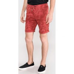 Tom Tailor Denim Szorty Czerwony. Czerwone spodenki i szorty męskie TOM TAILOR DENIM, xl, bez wzorów, z elastanu. Za 200,95 zł.