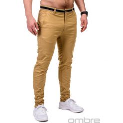 SPODNIE MĘSKIE CHINO P156 - BEŻOWE. Brązowe chinosy męskie marki Ombre Clothing, z aplikacjami, z bawełny. Za 59,00 zł.