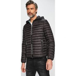 Trussardi Jeans - Kurtka. Czarne płaszcze męskie Trussardi Jeans, s, bez wzorów, z poliesteru, krótkie, z kapturem. W wyprzedaży za 479,90 zł.