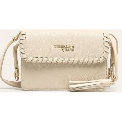 Trussardi Jeans - Torebka. Brązowe listonoszki damskie Trussardi Jeans, w paski, z poliesteru, na ramię, małe, bez dodatków. Za 549,90 zł.