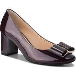 Półbuty HÖGL - 6-105085 Darkplum 8100. Fioletowe półbuty damskie lakierowane marki HÖGL, z lakierowanej skóry, eleganckie, na obcasie. W wyprzedaży za 389,00 zł.