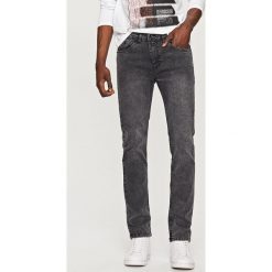 Rurki męskie: Jeansowe spodnie slim fit – Szary