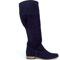 Zamszowe kozaki do kolana - skóra naturalna - model 125 - kolor granat nubuk. Szare kozaki damskie Zapato, na lato, z jeansu, eleganckie, na wysokim obcasie, na płaskiej podeszwie, bez zapięcia. W wyprzedaży za 366,75 zł.