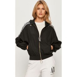 Armani Exchange - Kurtka. Czarne kurtki damskie Armani Exchange, s, bez wzorów, z elastanu, krótkie, z kapturem. W wyprzedaży za 569,90 zł.