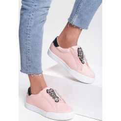 Różowe Sneakersy Place In Paradise. Różowe sneakersy damskie Renee. Za 59,99 zł.
