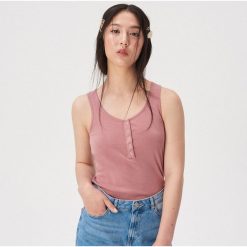Tank top z guzikami - Różowy. Różowe topy damskie Sinsay, s, bez wzorów, bez kołnierzyka. Za 14,99 zł.