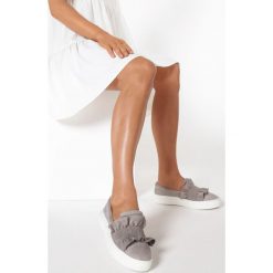 Szare Slip On Paksi. Szare trampki i tenisówki damskie Born2be, bez wzorów, bez zapięcia. W wyprzedaży za 39,99 zł.